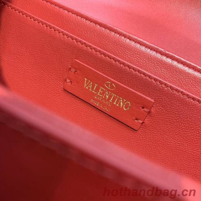 VALENTINO V-logo LOCO sheepskin and fabric handbag 2560 red