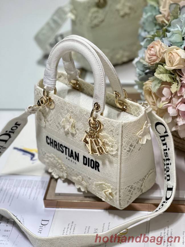 MEDIUM DIOR OR LADY D-LITE BAG M0565OIAU Latte