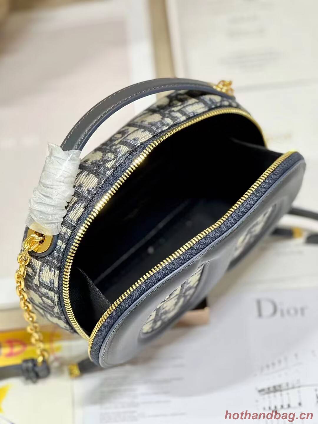 CD SIGNATURE OVAL CAMERA BAG Blue Dior Oblique Jacquard S2201UTZQ