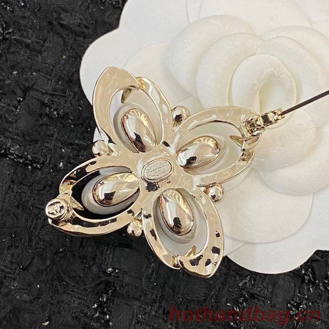 Chanel brooch CE11798