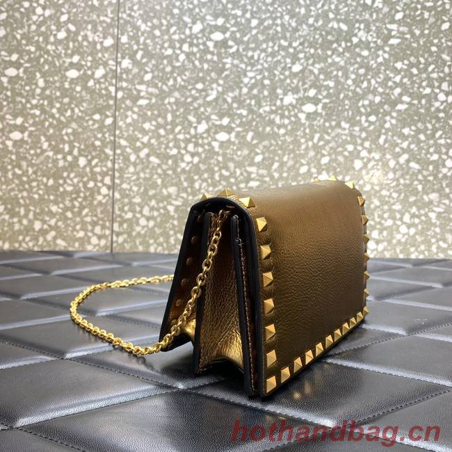 VALENTINO Garavani Rockstud Calfskin Clutch WP0P86R Brass