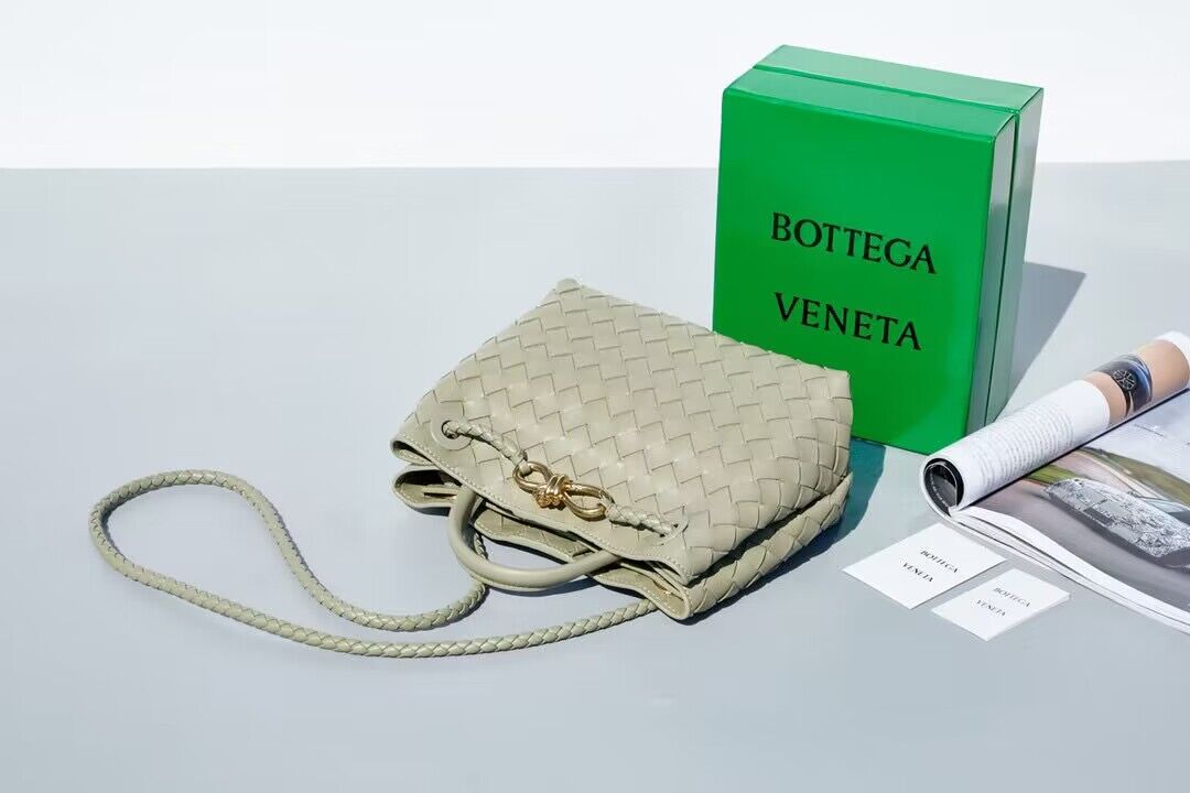 Bottega Veneta Andiamo Small Intrecciato Leather Tote 743572 Light green