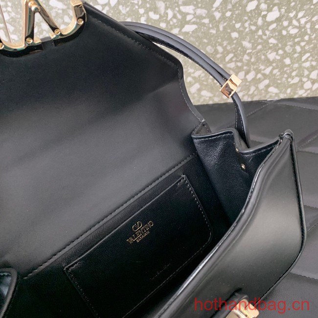 VALENTINO GARAVANI LETTER SMALL BAG 0M59 BLACK