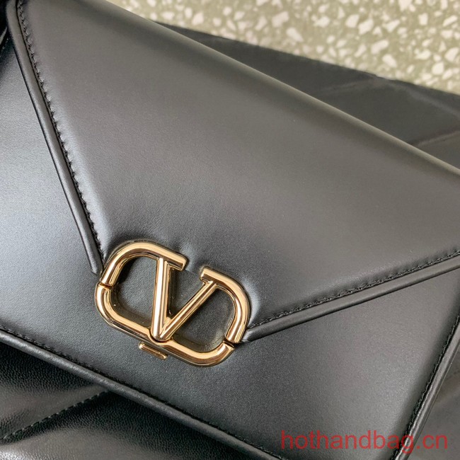 VALENTINO GARAVANI LETTER SMALL BAG 0M59 BLACK