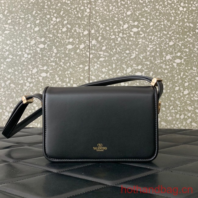 VALENTINO GARAVANI LETTER SMALL BAG 0M59 BLACK