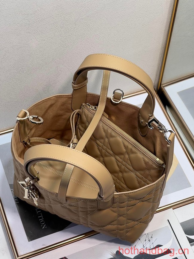 SMALL DIOR TOUJOURS BAG Tan Macrocannage Calfskin M2822O