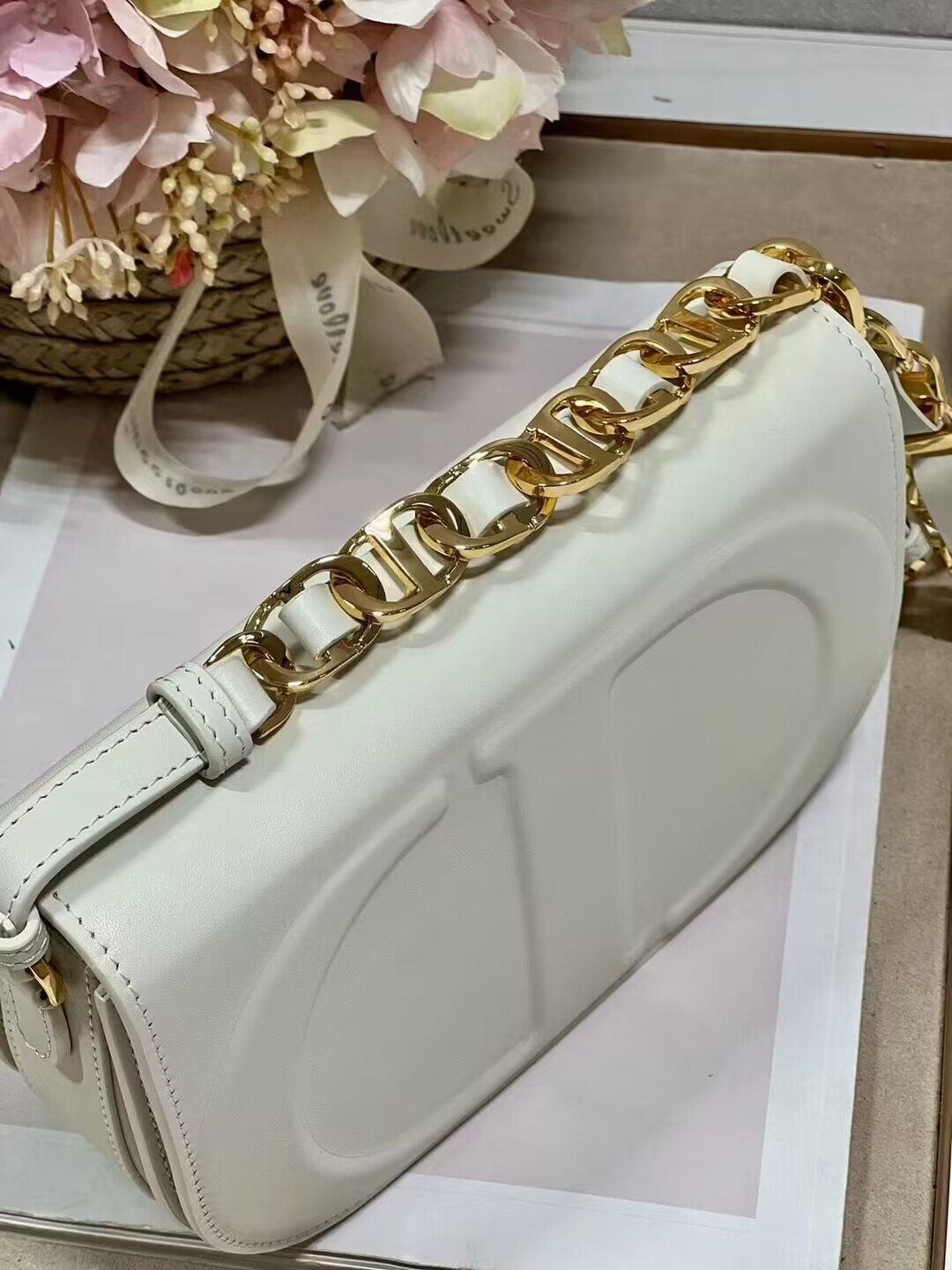 DIOR CD SIGNATURE BAG WITH STRAP white CD-Embossed Box Calfskin M9280UZ 