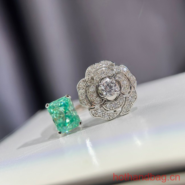 Van Cleef & Arpels ring CE12506