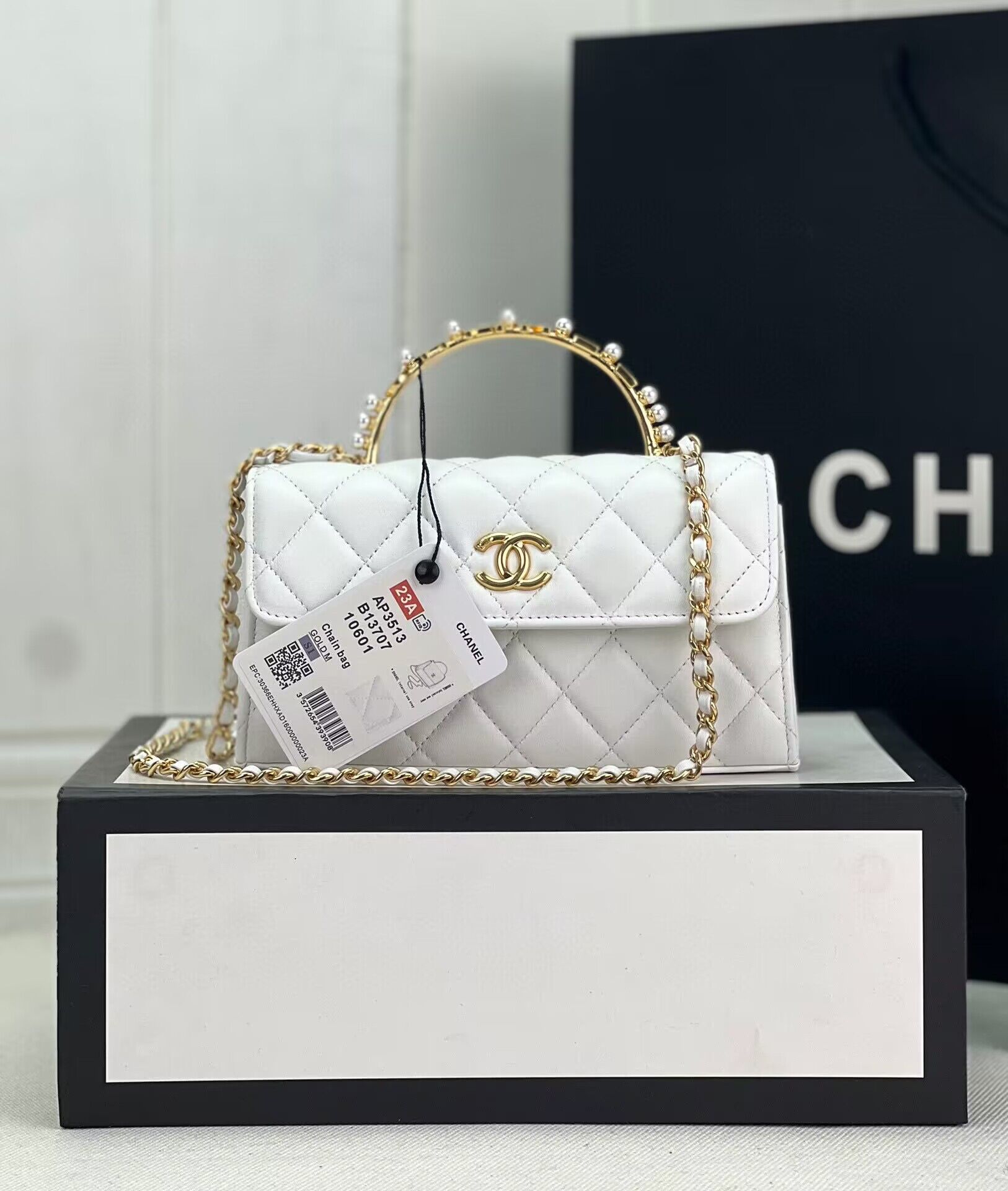 CHANEL 22B Kelly Pearl Top Handle Bag AP3562 White