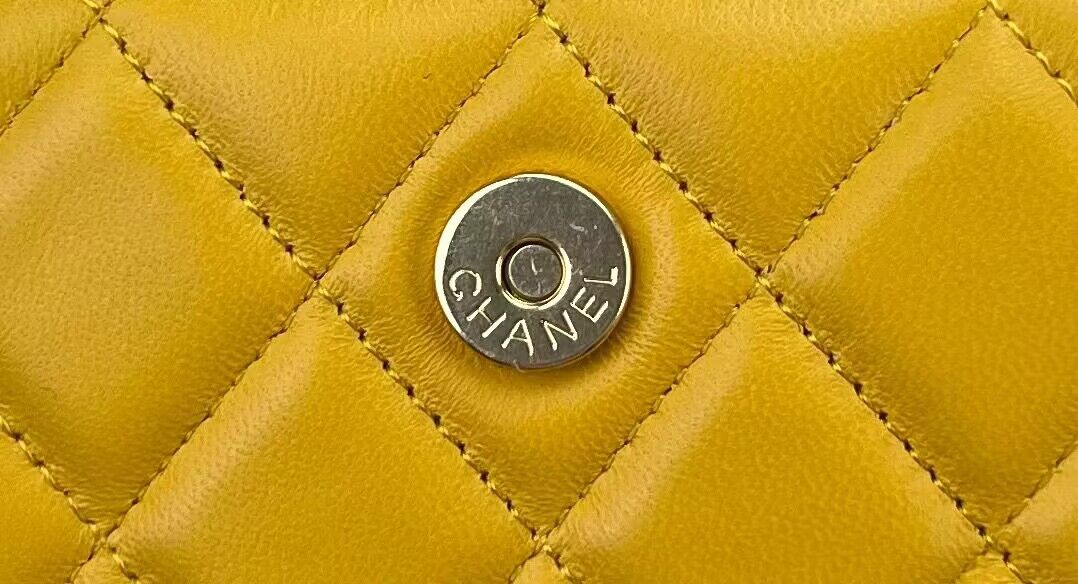 CHANEL 22B Kelly Pearl Top Handle Bag AP3562 Yellow