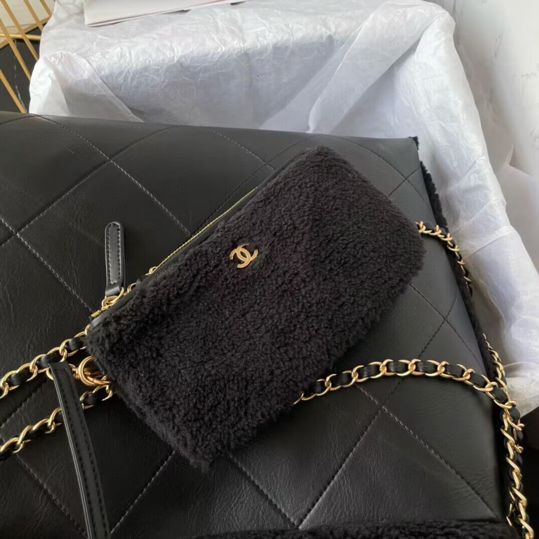 CHANEL 22 HANDBAG Sheepskin & Gold-Tone Metal AS3260 Black