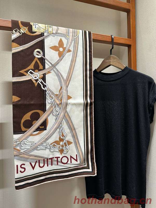 Louis Vuitton Scarf LVC00458