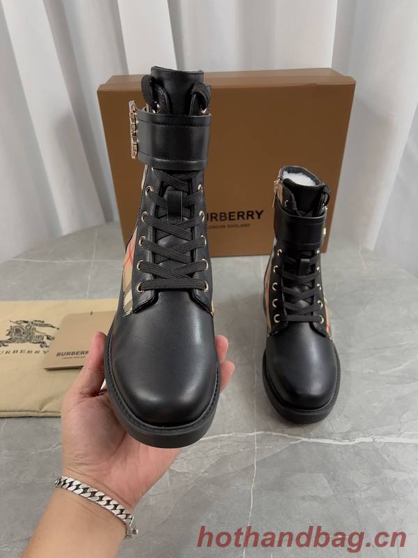 Burberry Shoes BBS00015