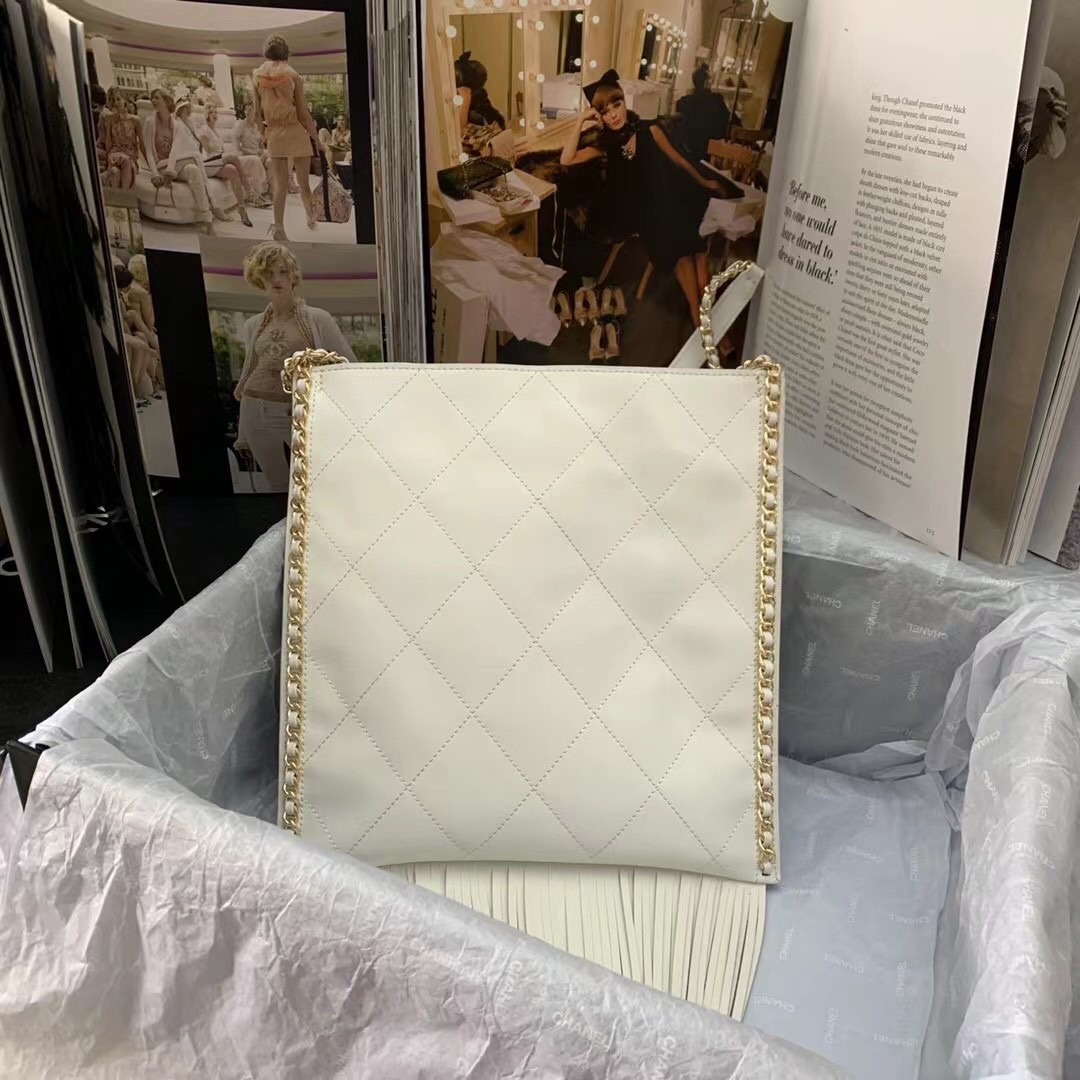 Chanel Shoulder Bag AS8016 white