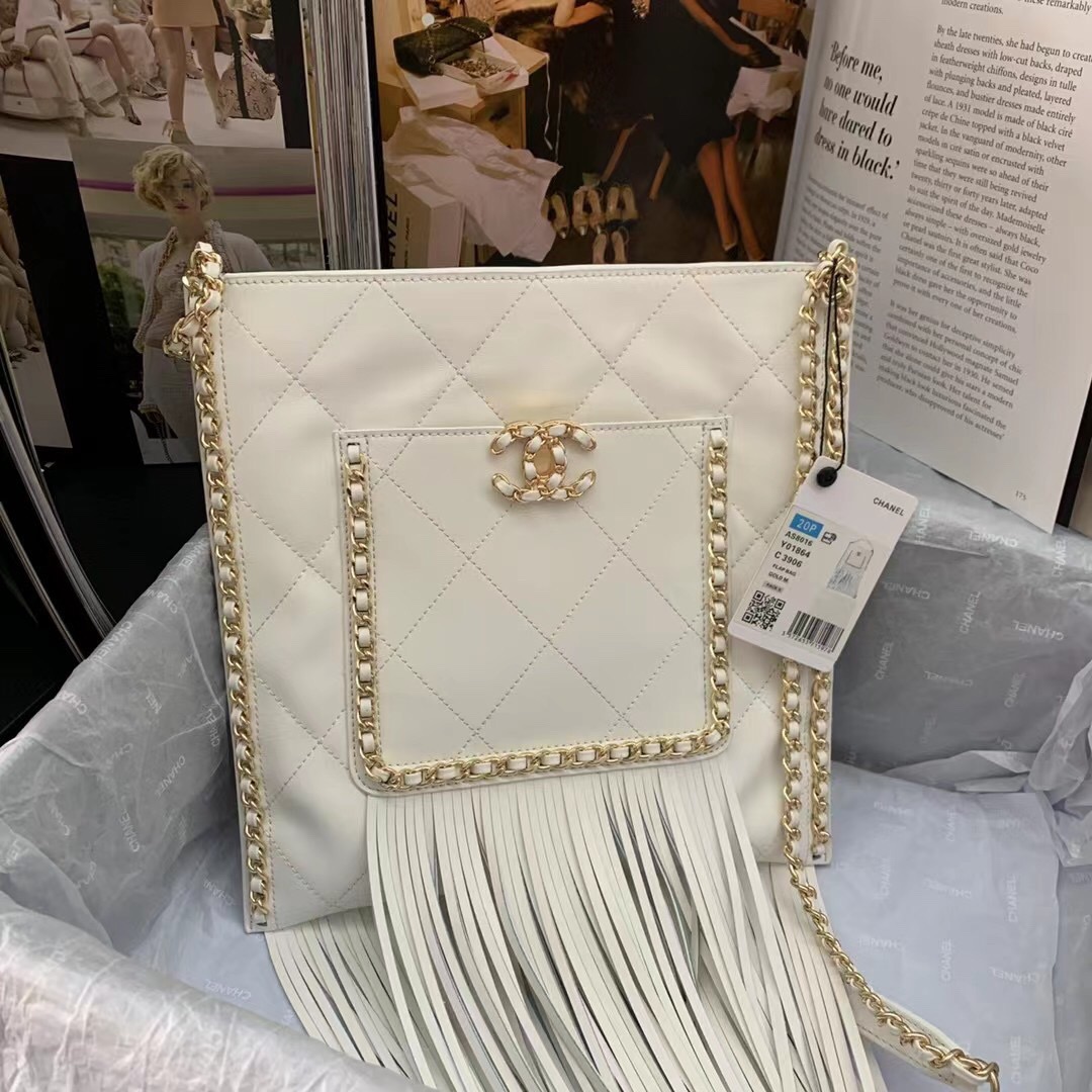 Chanel Shoulder Bag AS8016 white