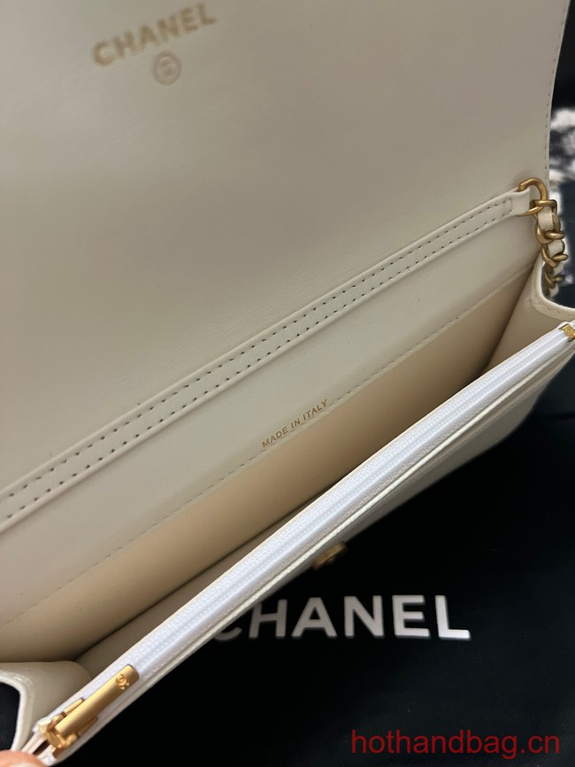 Chanel CLUTCH WITH CHAIN Gold-Tone Metal AP3499 white