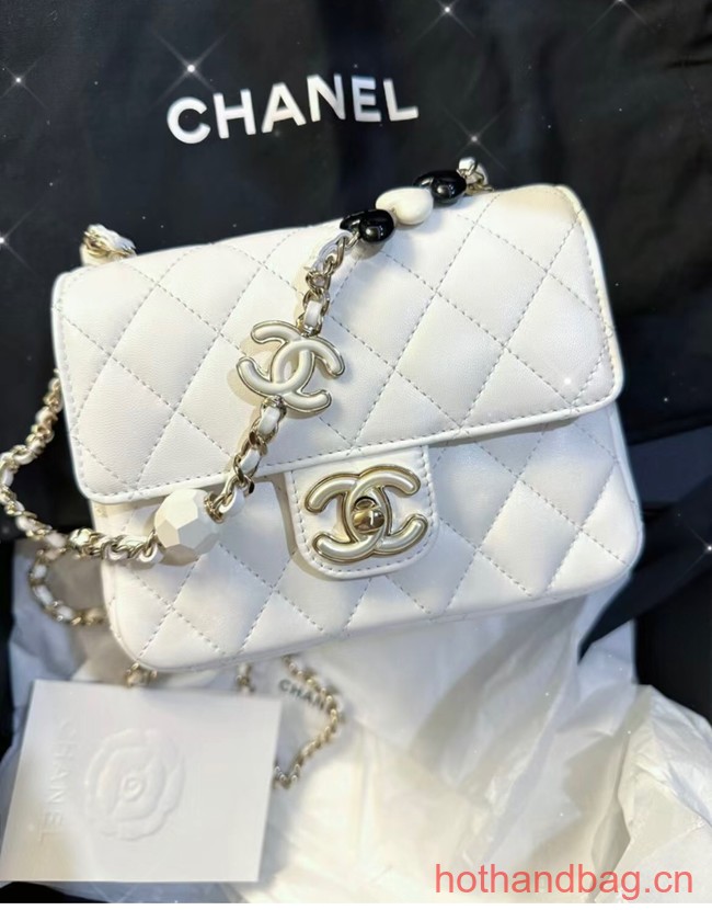 Chanel CLUTCH WITH CHAIN A23P WHITE