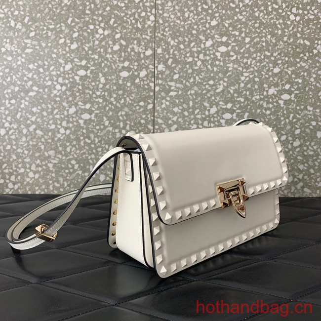 VALENTINO GARAVANI ROCKSTUD23 calfskin bag AZS098 white