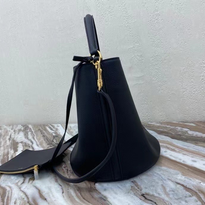 Celine BUCKET 16 BAG IN SUPPLE GRAINED CALFSKIN 195573 black