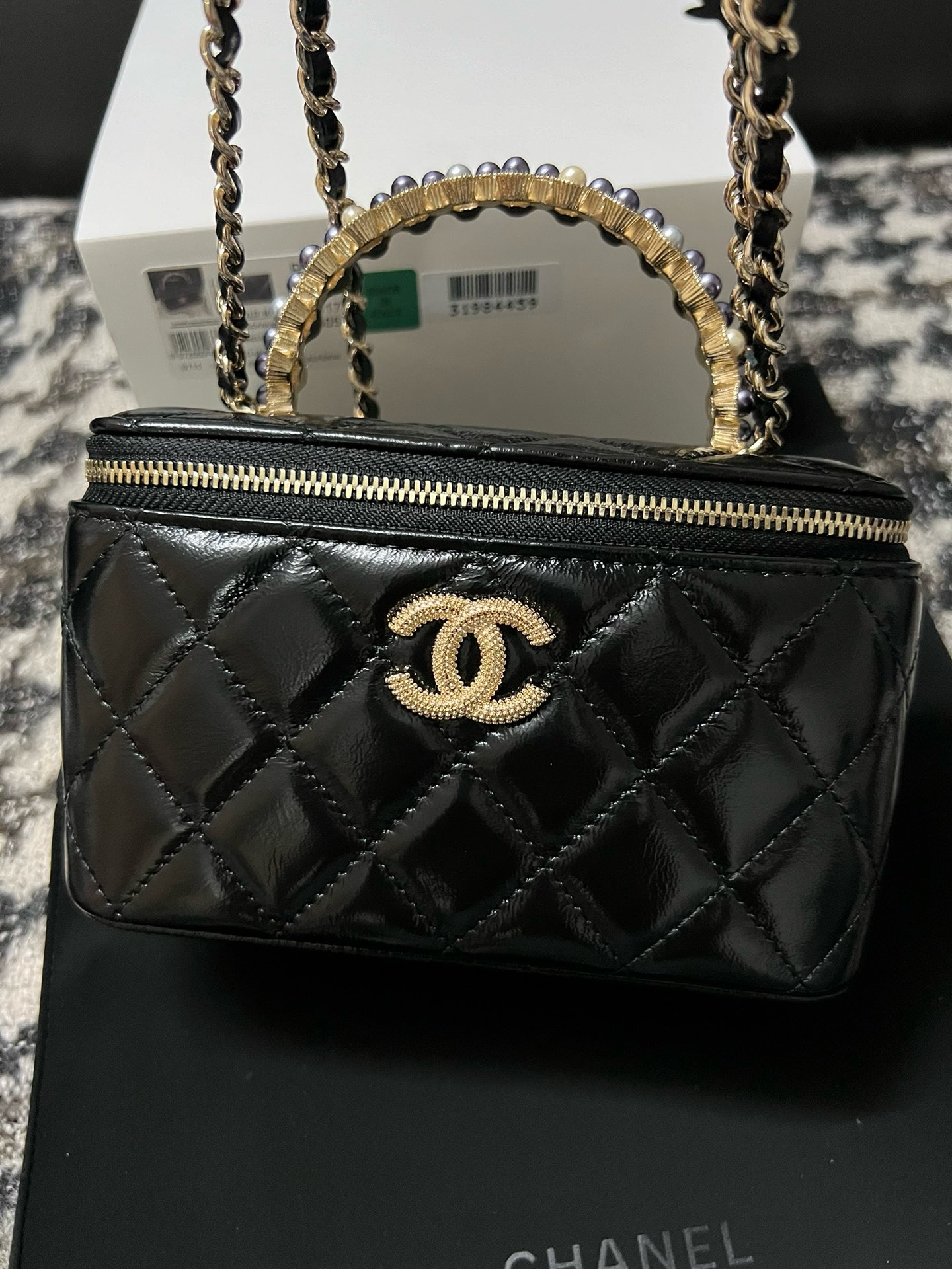 CHANEL CLUTCH WITH CHAIN AB3747 black