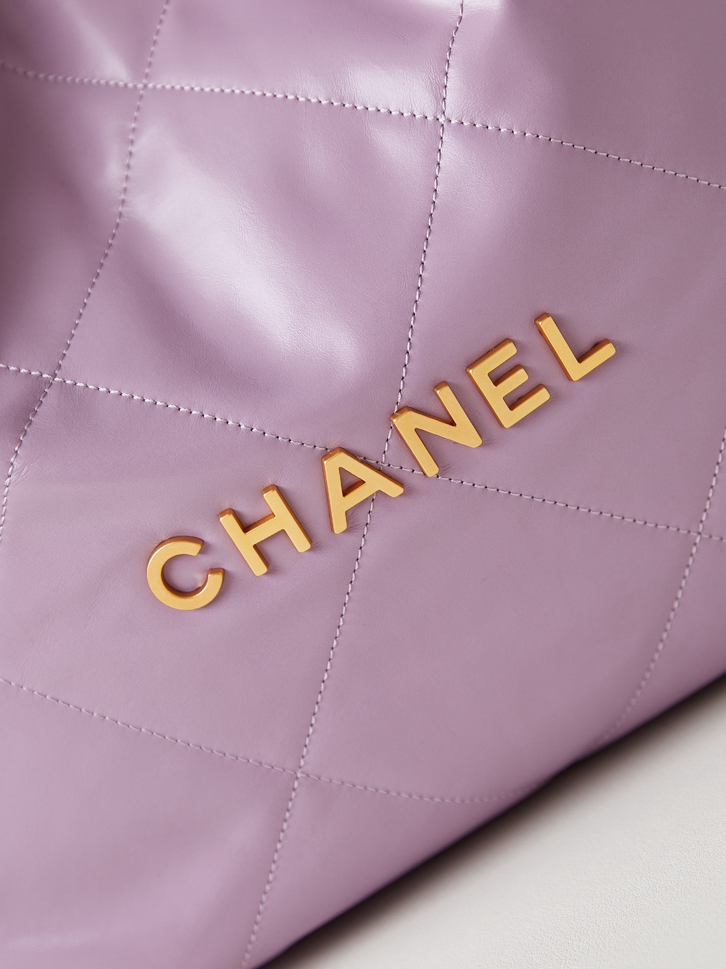 CHANEL 22 HANDBAG AS3261 light Purple