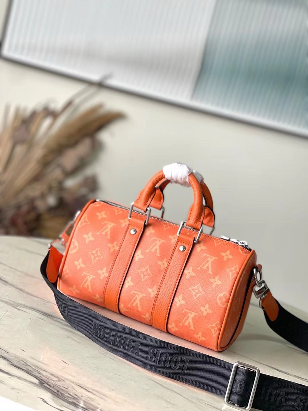 Louis Vuitton Keepall Bandouliere 25 M31044 Tangerine