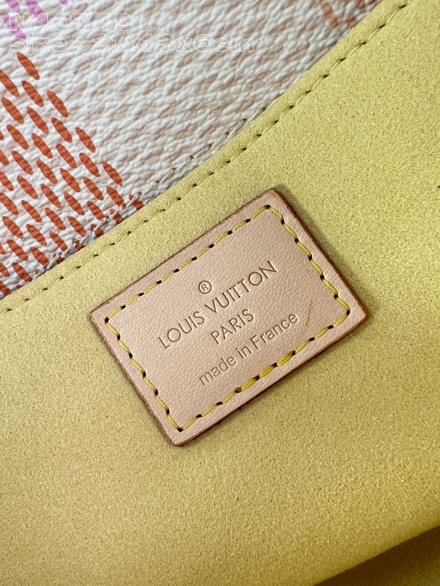 Louis Vuitton Pochette Metis East West N40749 Peach