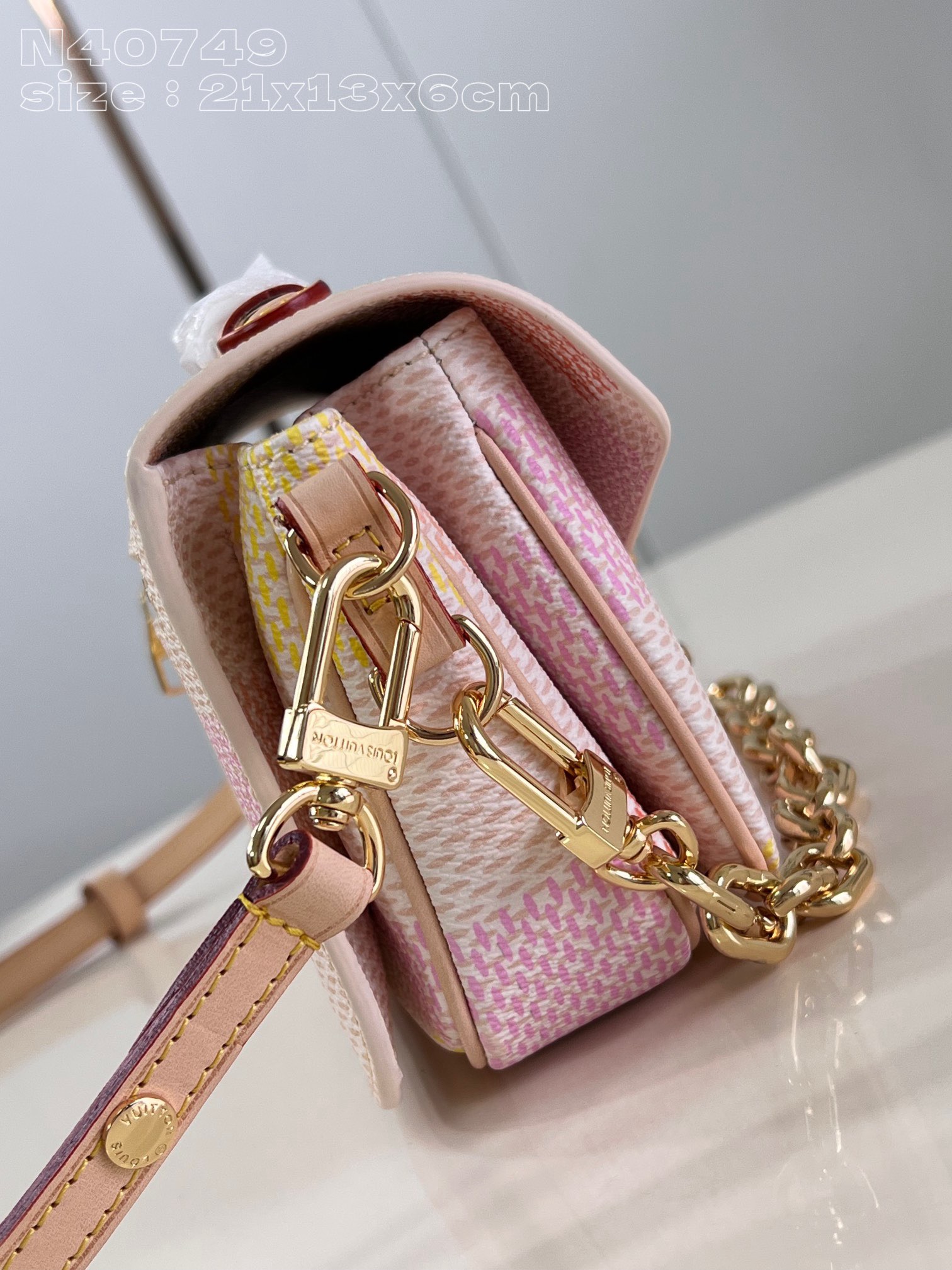 Louis Vuitton Pochette Metis East West N40749 Peach