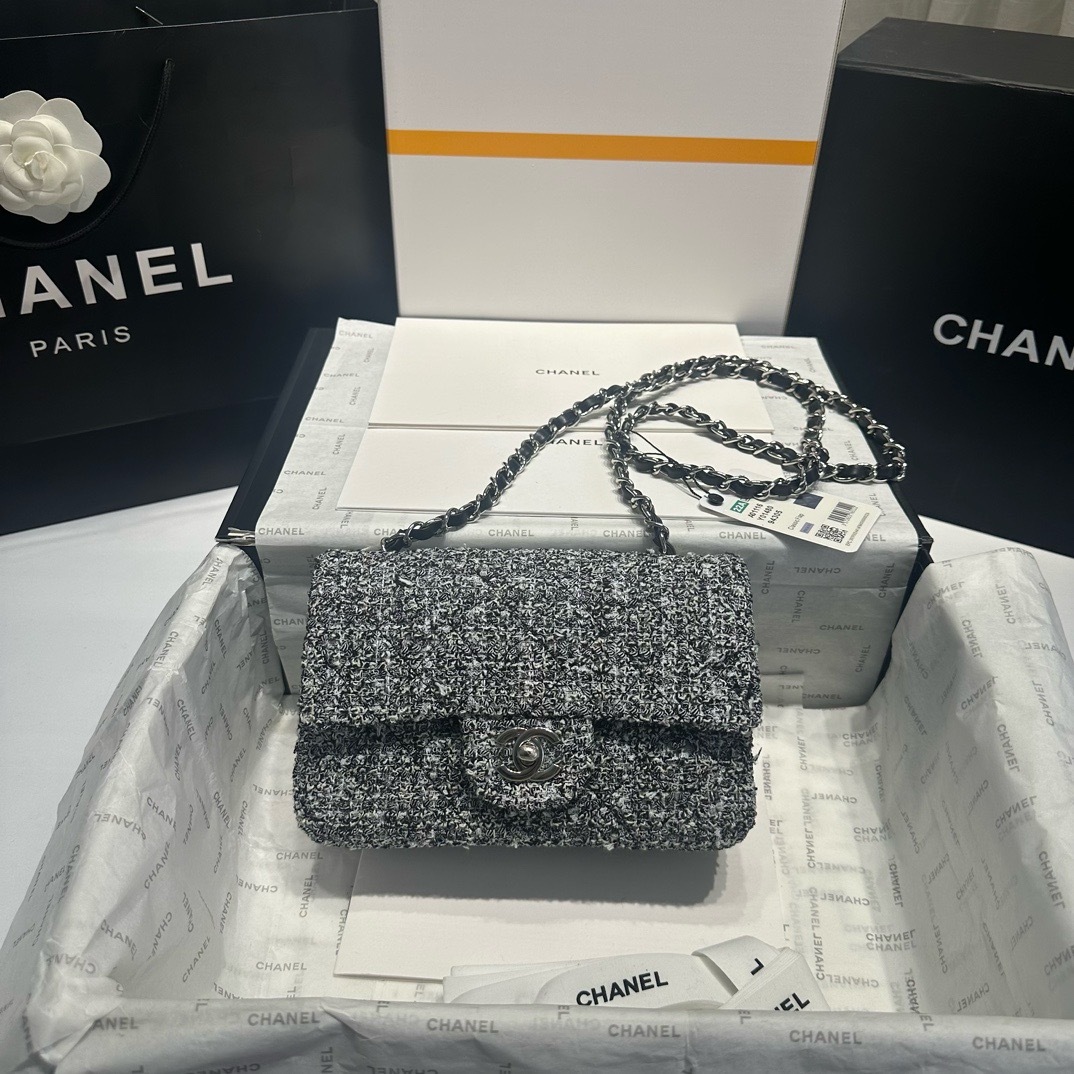 CHANEL MINI CLASSIC HANDBAG A69900 gray