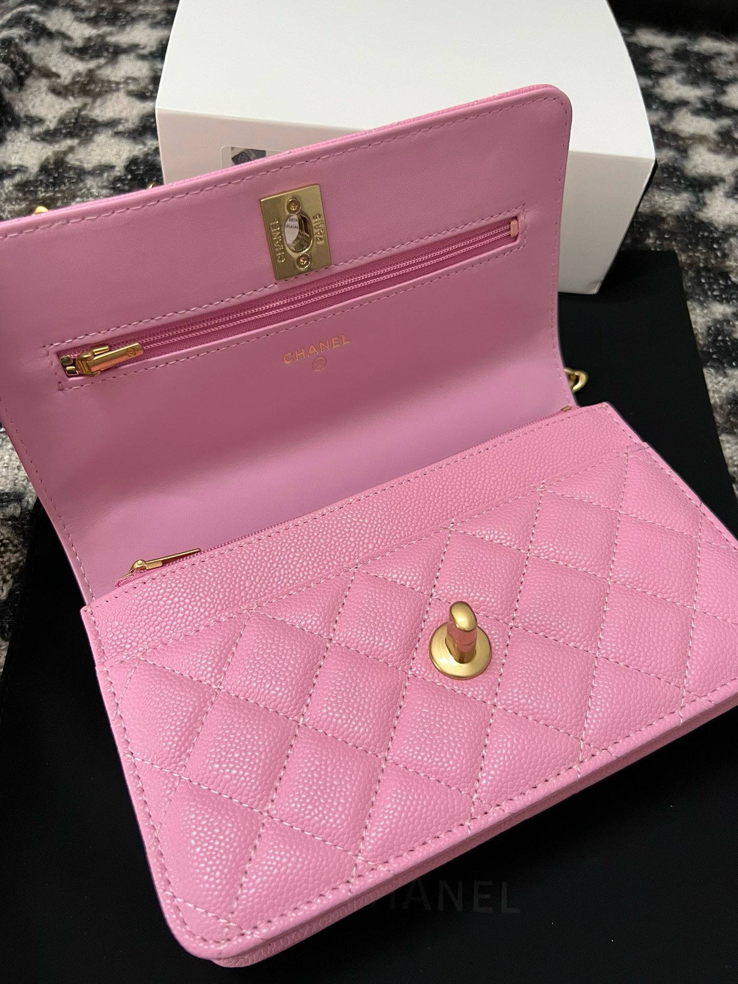 CHANEL WALLET ON CHAIN AP3971 pink