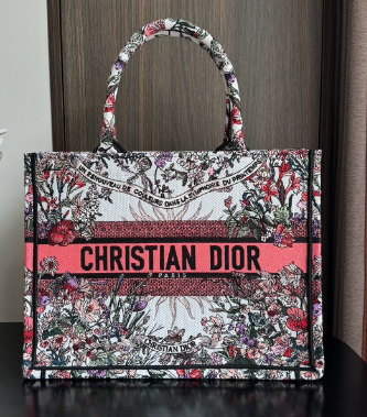 Medium Dior Book Tote Ecru Multicolor Dior 4 Saisons Hiver Soleil Embroidery M1296ZEB