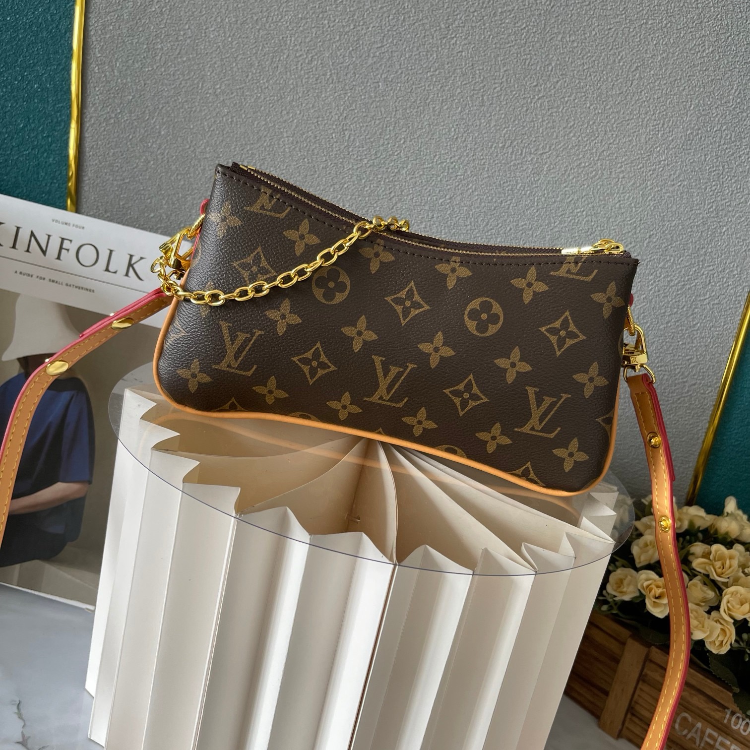 Louis Vuitton PRE-ORDER NOW Liv Pochette M83008