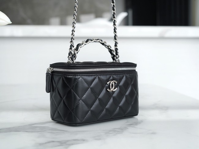 CHANEL 23K CLUTCH WITH CHAIN AP3768 black