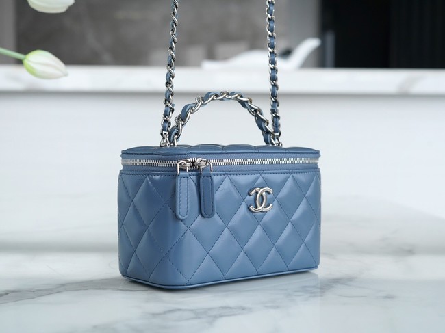 CHANEL 23K CLUTCH WITH CHAIN AP3768 blue