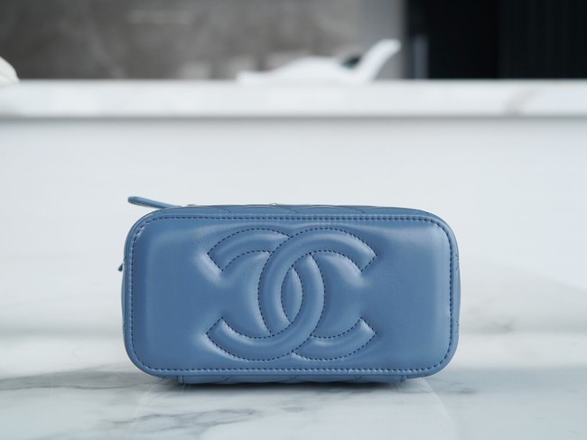 CHANEL 23K CLUTCH WITH CHAIN AP3768 blue