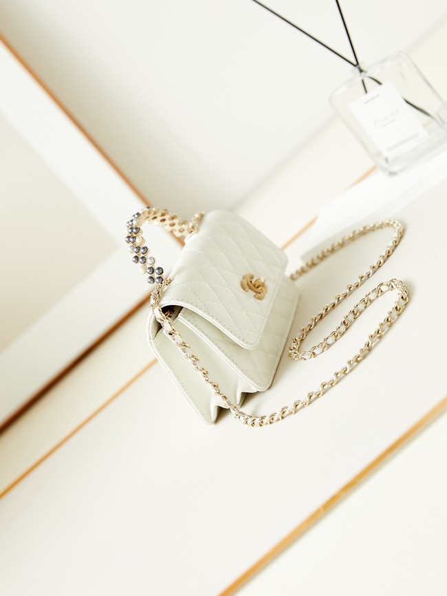 CHANEL CLUTCH WITH CHAIN Shiny Crumpled Lambskin AP3803 White