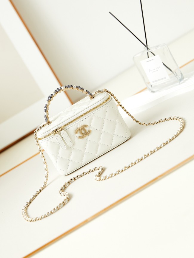 CHANEL MINI CLUTCH WITH CHAIN AP3804 WHITE