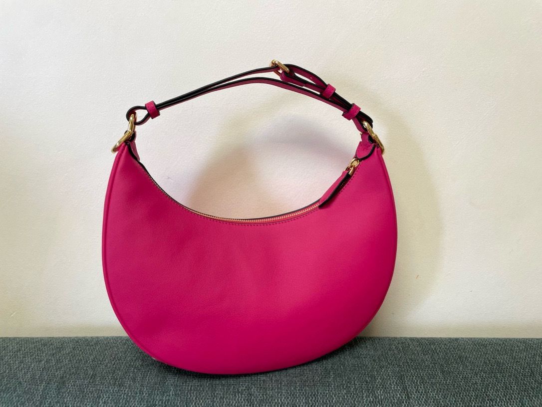 Fendi Fendigraphy Small Fuchsia leather bag 7AS089A