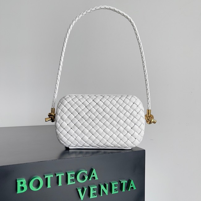 Bottega Veneta Knot With Chain A776662 white