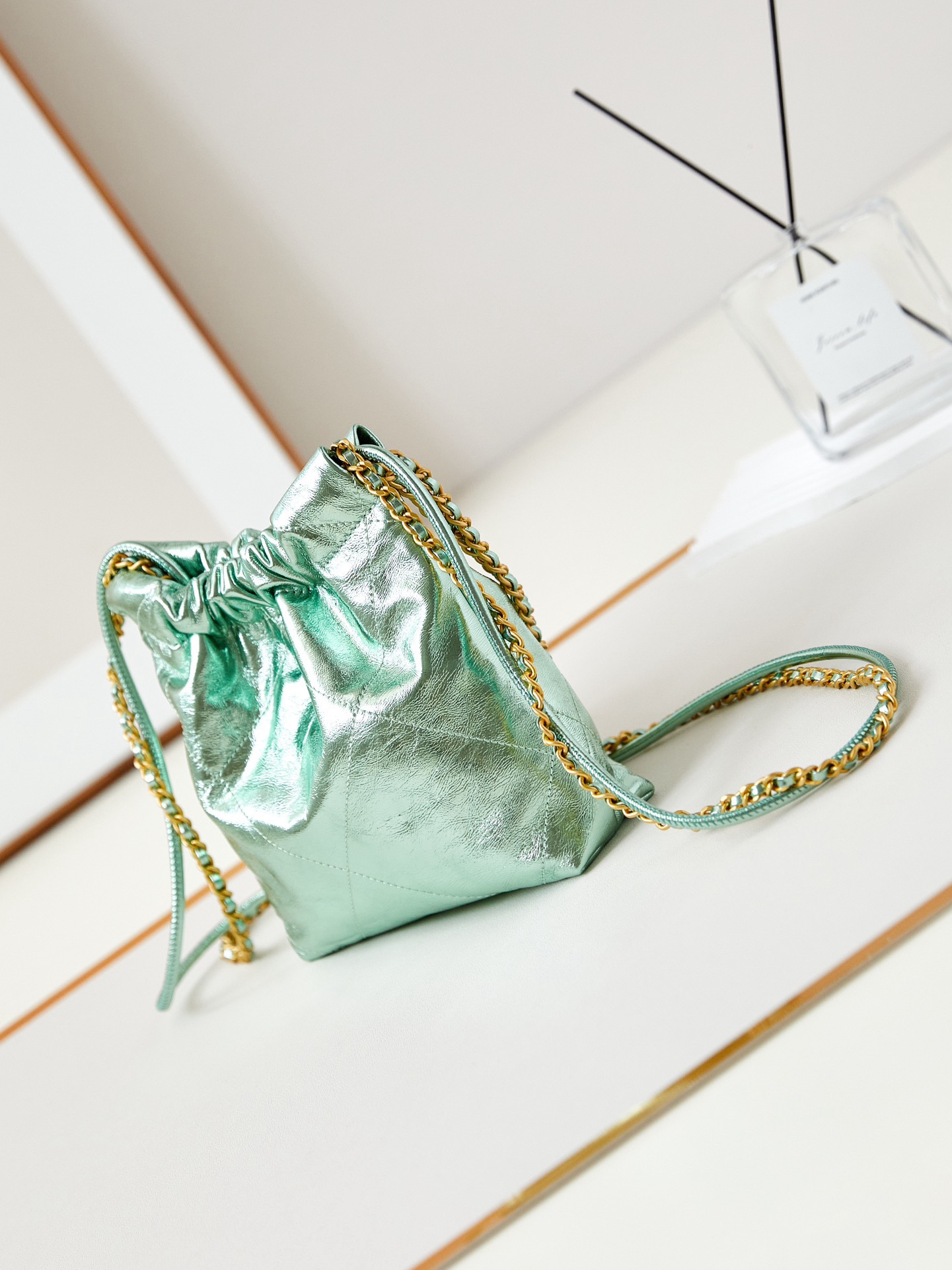 CHANEL 22 MINI HANDBAG AS3980 Pearlescent green