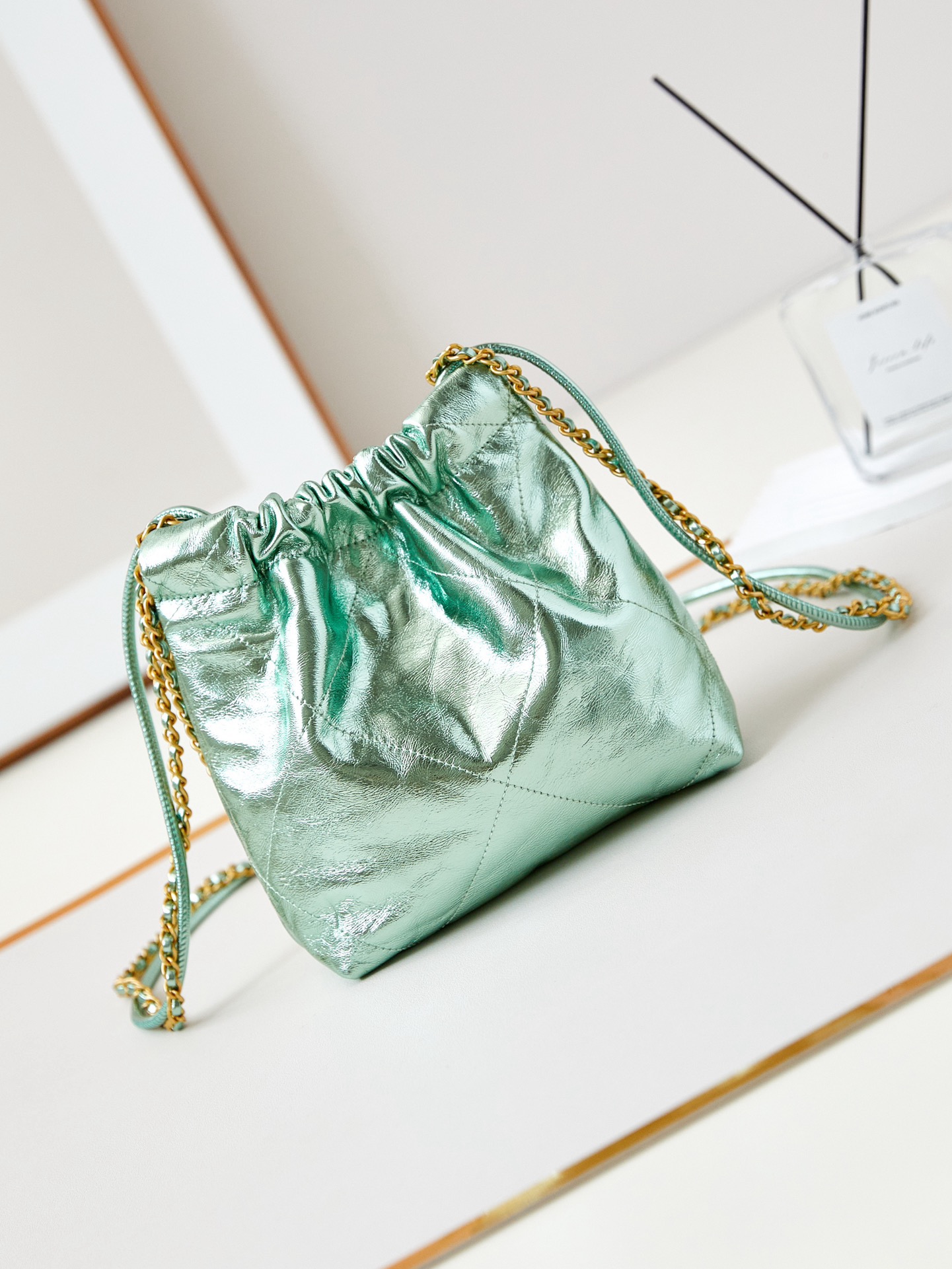 CHANEL 22 MINI HANDBAG AS3980 Pearlescent green