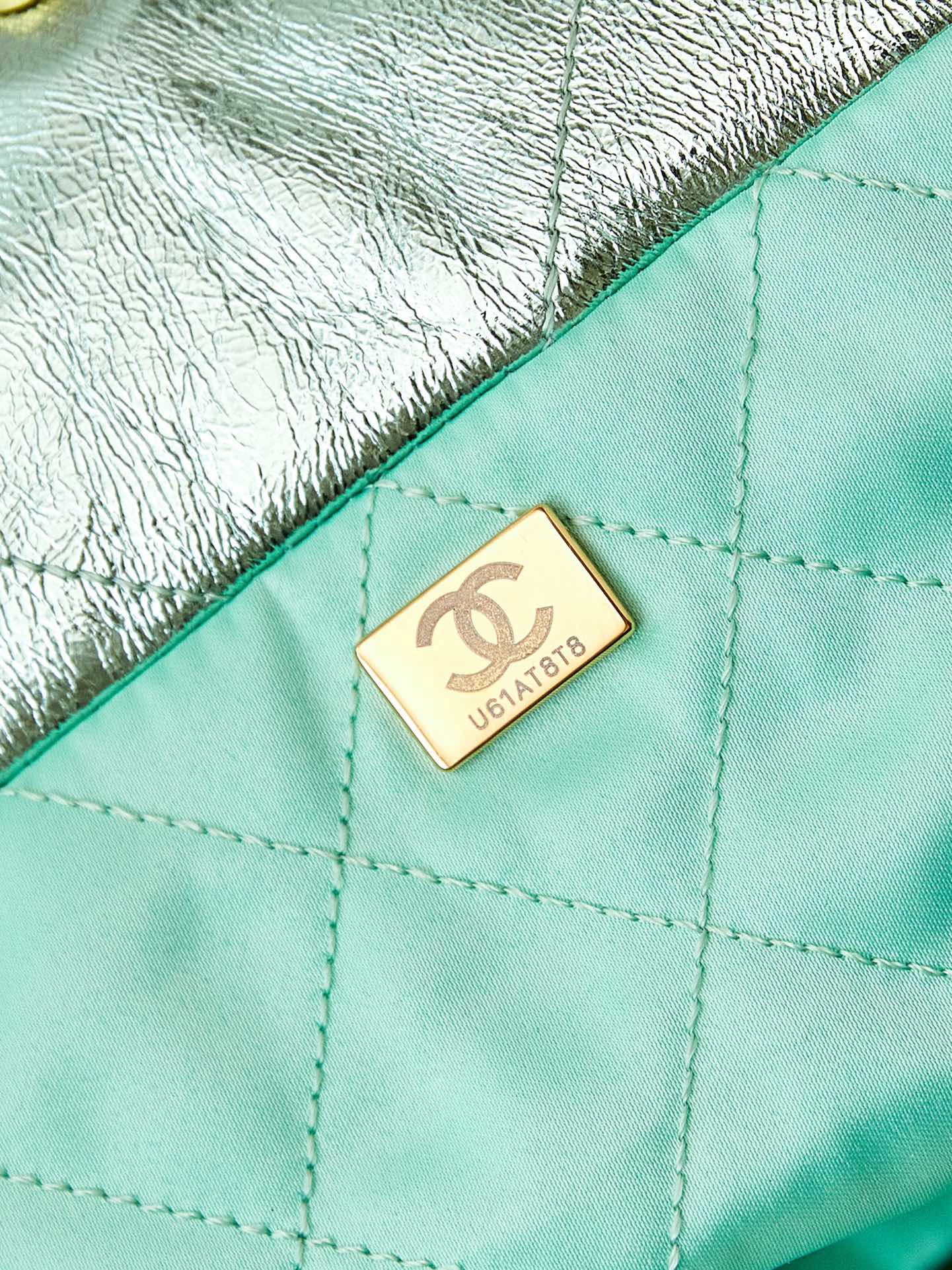 CHANEL 22 MINI HANDBAG AS3980 Pearlescent green