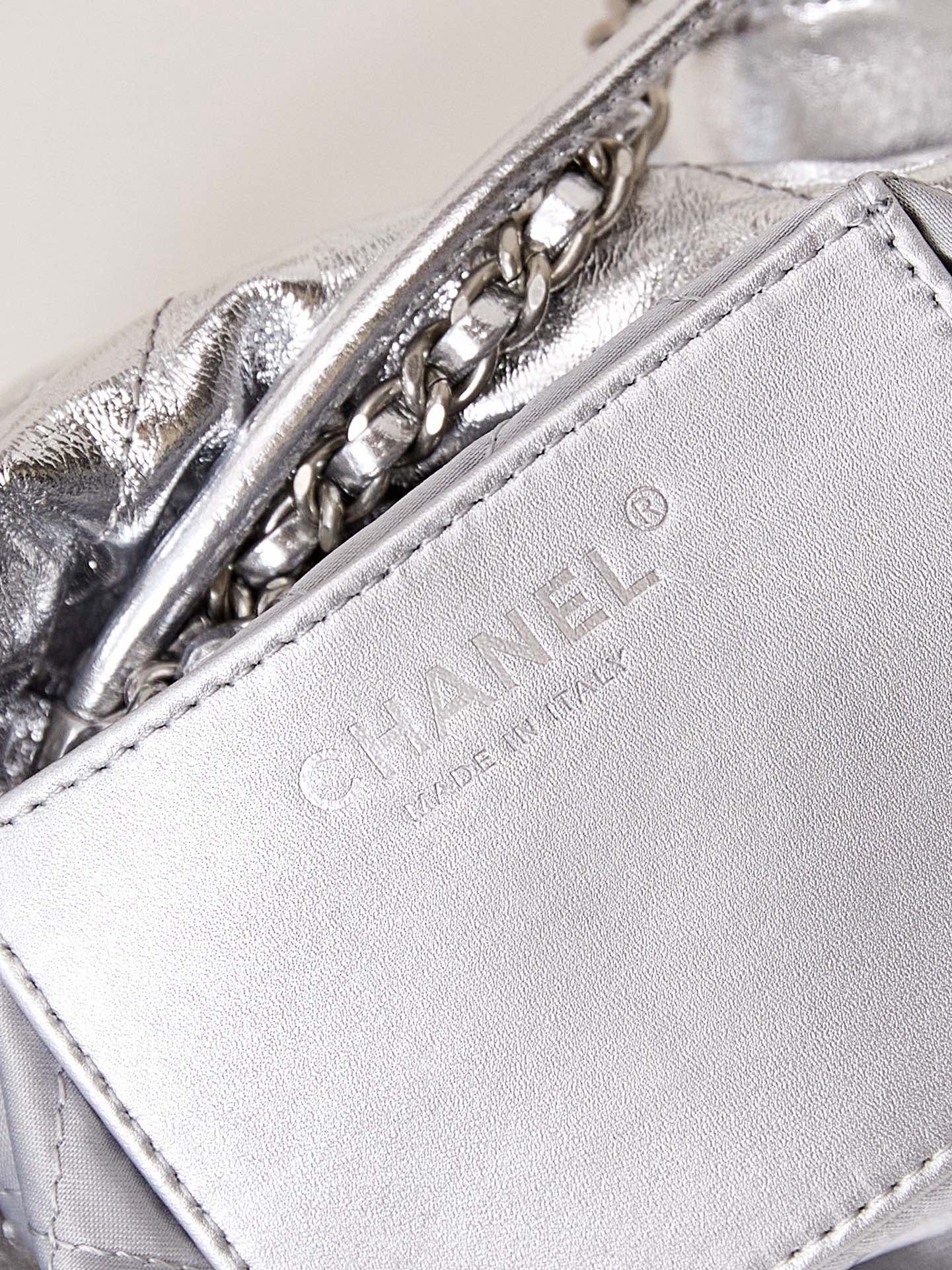 CHANEL 22 MINI HANDBAG AS3980 Silver