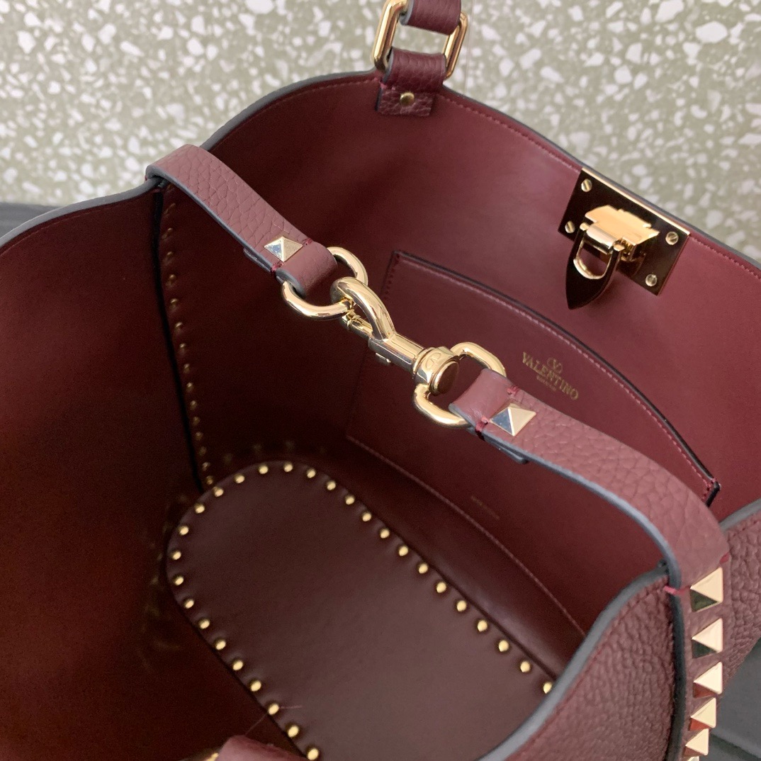 VALENTINO GARAVANI Loco Calf leather bag 0055 Wine