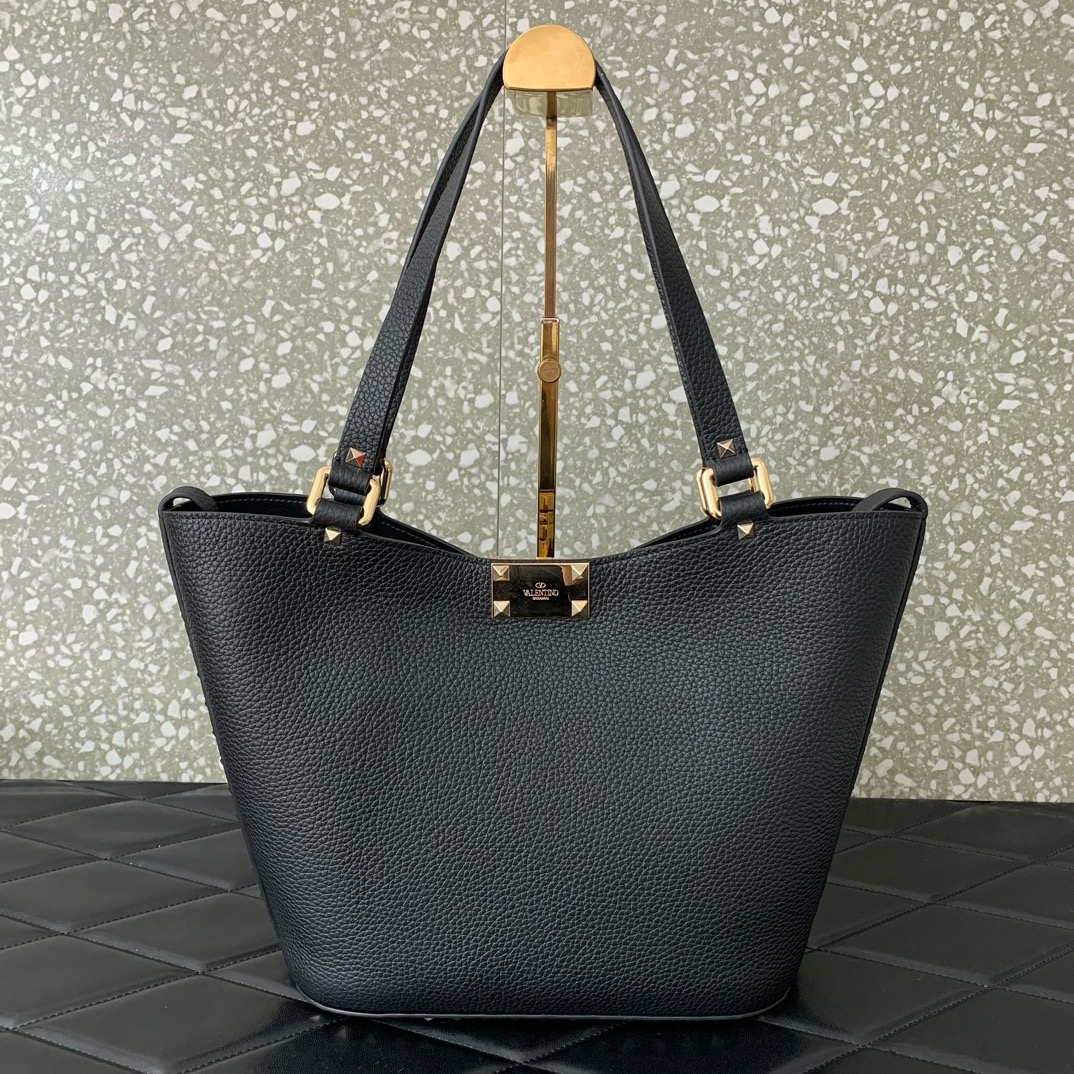 VALENTINO GARAVANI Loco Calf leather bag 0055 black