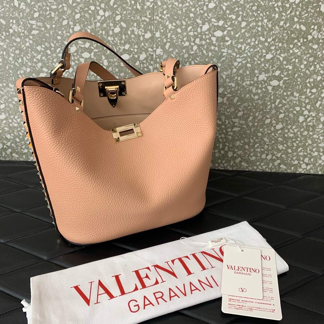 VALENTINO GARAVANI Loco Calf leather bag 0055 pink