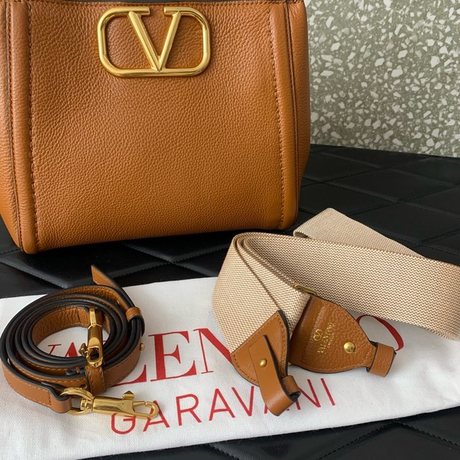 VALENTINO Alltime medium grain calfskin bag B0Q18 brown