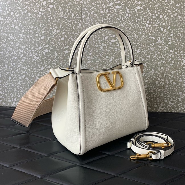   VALENTINO Alltime medium grain calfskin bag B0Q18 white