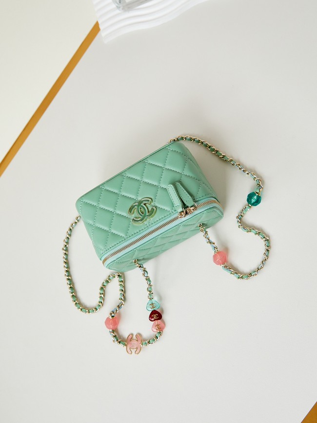 CHANEL MINI CLUTCH WITH CHAIN AP3231 green