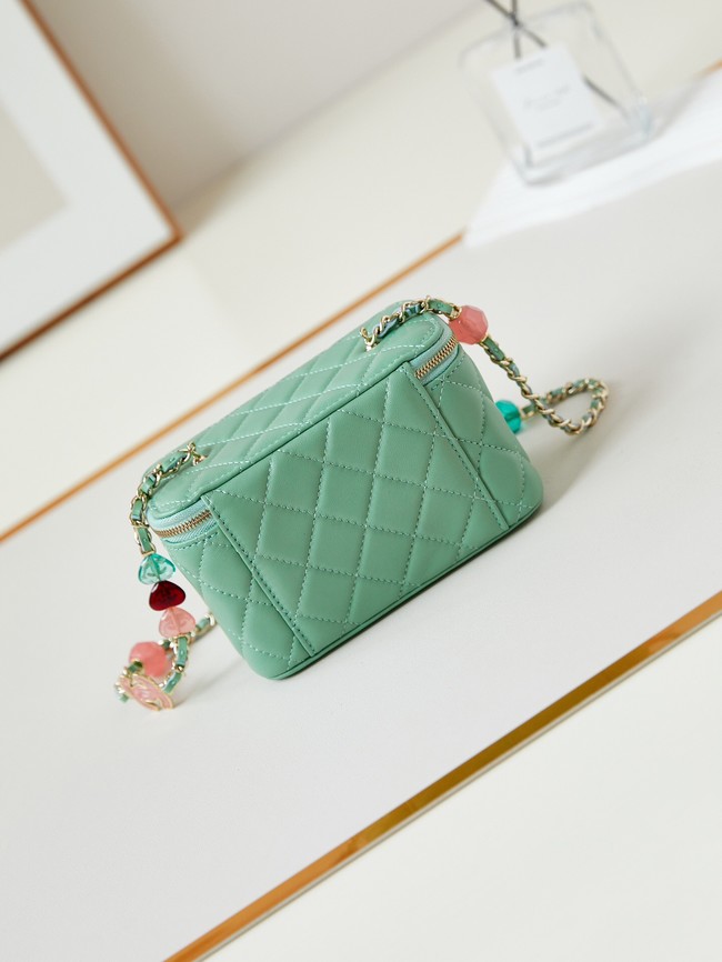 CHANEL MINI CLUTCH WITH CHAIN AP3231 green